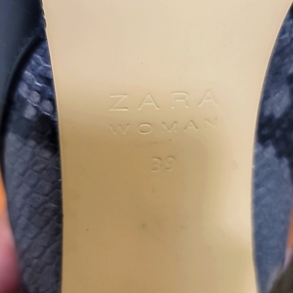 ZARA WOMEN'S LEATHER SHOES BLACK  SNAKE SKIN ON THE BACK SIZE 39 OR 8.5 HEEL 4 - Picture 8 of 12